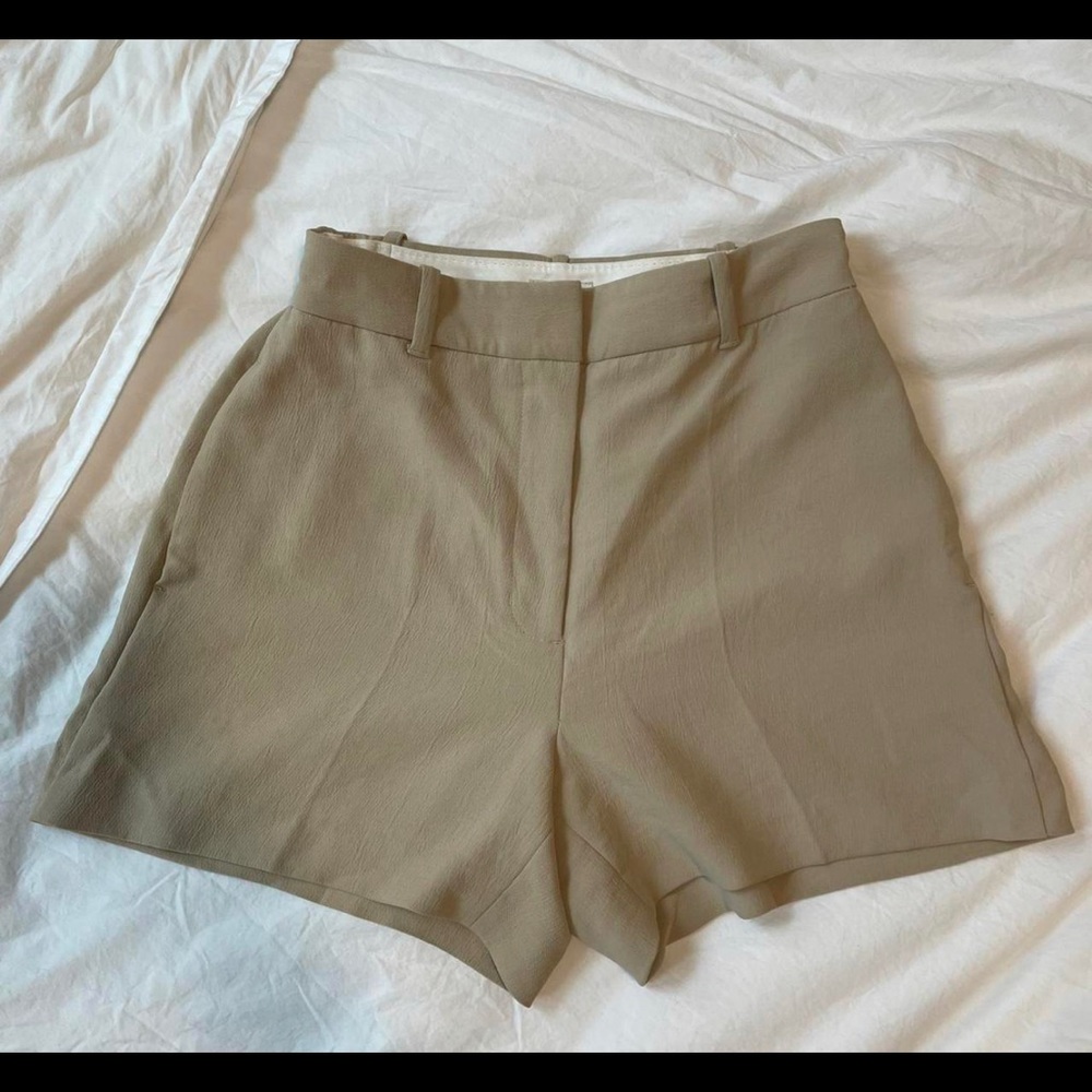 Aritzia Wilfred Anthem Shorts, Beige